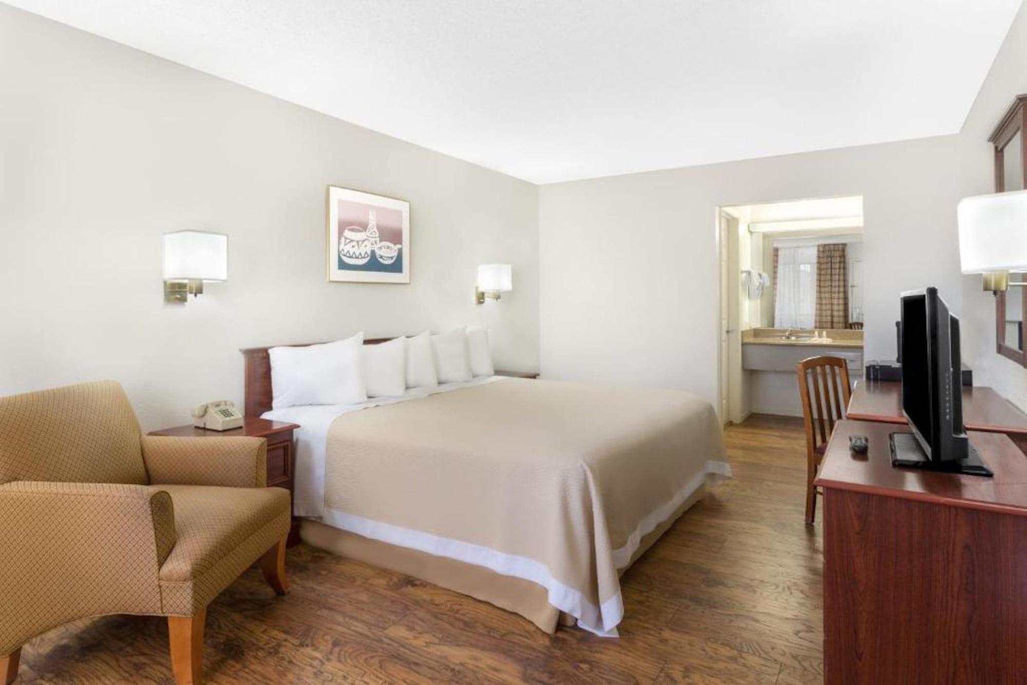 Days By Wyndham West Kingman