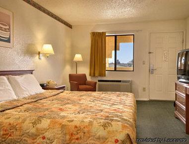 Days By Wyndham West Kingman